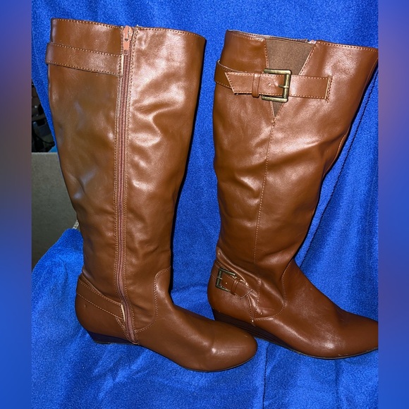 Rampage Brown Wedge Boots Size 8-1/2 - Picture 3 of 6